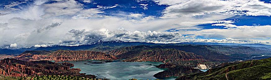 《巫师3》次世代版杰洛特＆叶奈法8K Mod分享